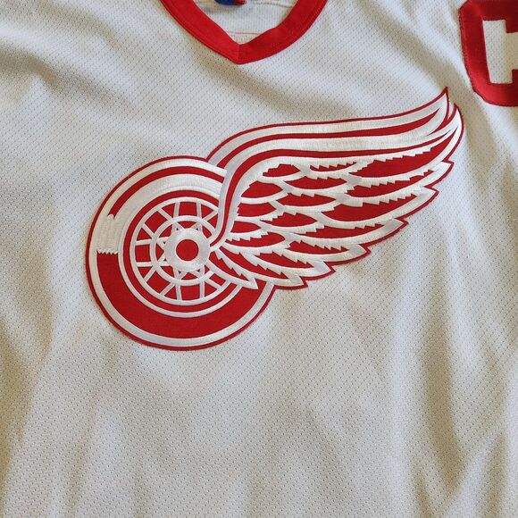 Vintage Steve Yzerman #19 Detroit Red Wings Jersey Mens XXL NHL Hockey CCM 90s. - Picture 4 of 14